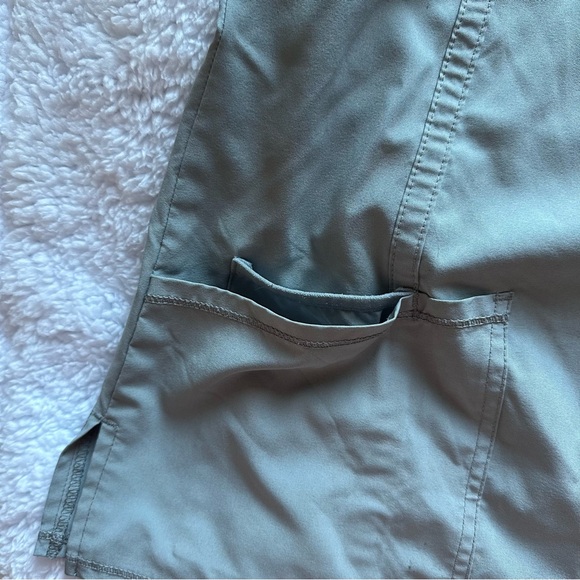 Cherokee Infinity scrub top - Picture 3 of 4